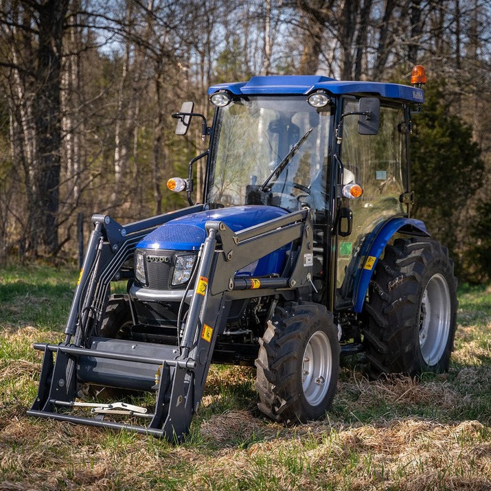 Traktor från Lovol 25 HK med hytt och lastare